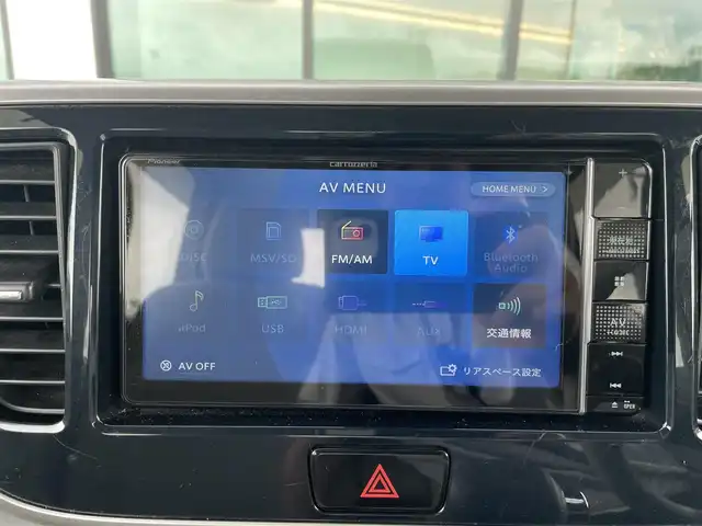 日産 デイズ ルークス X 東京都 2019(平31)年 4.1万km ホワイトパール 社外SDナビ/(CD/フルセグTV/Bluetooth/iPod/USB/AUX)/アラウンドビューモニター/衝突軽減ブレーキ/パワースライドドア/アイドリングストップ/後席サンシェード/コーナーセンサー/ステアリングリモコン/ETC/スマートキー/純正フロアマット/ドアバイザー/社外14インチAW