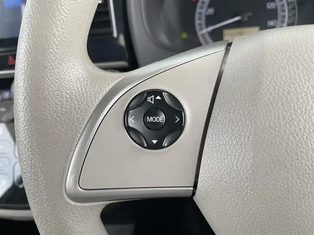 日産 デイズ ルークス X 東京都 2019(平31)年 4.1万km ホワイトパール 社外SDナビ/(CD/フルセグTV/Bluetooth/iPod/USB/AUX)/アラウンドビューモニター/衝突軽減ブレーキ/パワースライドドア/アイドリングストップ/後席サンシェード/コーナーセンサー/ステアリングリモコン/ETC/スマートキー/純正フロアマット/ドアバイザー/社外14インチAW