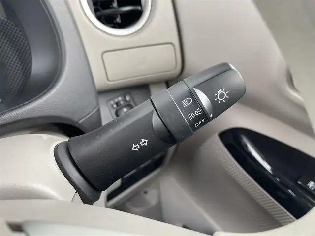 日産 デイズ ルークス X 東京都 2019(平31)年 4.1万km ホワイトパール 社外SDナビ/(CD/フルセグTV/Bluetooth/iPod/USB/AUX)/アラウンドビューモニター/衝突軽減ブレーキ/パワースライドドア/アイドリングストップ/後席サンシェード/コーナーセンサー/ステアリングリモコン/ETC/スマートキー/純正フロアマット/ドアバイザー/社外14インチAW