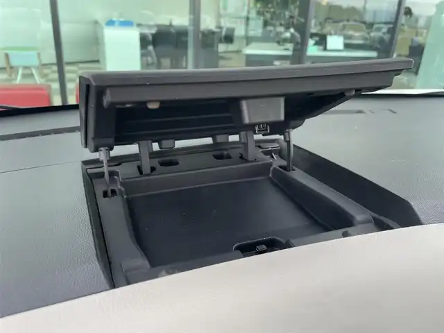 日産 デイズ ルークス X 東京都 2019(平31)年 4.1万km ホワイトパール 社外SDナビ/(CD/フルセグTV/Bluetooth/iPod/USB/AUX)/アラウンドビューモニター/衝突軽減ブレーキ/パワースライドドア/アイドリングストップ/後席サンシェード/コーナーセンサー/ステアリングリモコン/ETC/スマートキー/純正フロアマット/ドアバイザー/社外14インチAW