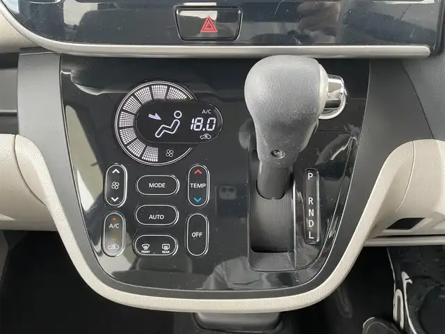 日産 デイズ ルークス X 東京都 2019(平31)年 4.1万km ホワイトパール 社外SDナビ/(CD/フルセグTV/Bluetooth/iPod/USB/AUX)/アラウンドビューモニター/衝突軽減ブレーキ/パワースライドドア/アイドリングストップ/後席サンシェード/コーナーセンサー/ステアリングリモコン/ETC/スマートキー/純正フロアマット/ドアバイザー/社外14インチAW