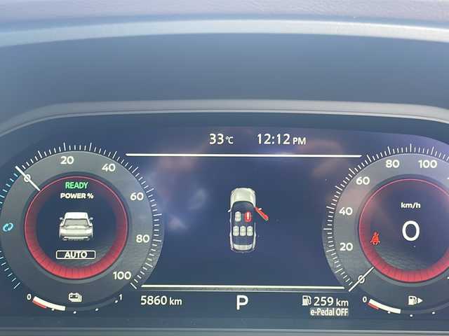 日産 エクストレイル G e－4ORCE 千葉県 2024(令6)年 0.6万km ダイヤモンドブラック ナビ 全方位カメラ 黒革 プロパイロット 全席シートヒーター パワーシート 置くだけ充電 パーキングアシスト 電動リアドア AC1500Wコンセント ETC USB BT タイプC 19AW LED