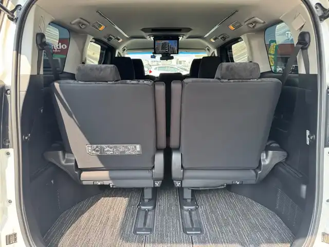 トヨタ アルファード S 滋賀県 2019(令1)年 4万km パール アルパイン11インチBIGX /　フルセグ Bluetooth CD DVD SD AM FM/バックカメラ/フロントカメラ/サイドカメラ/アルパインフリップダウンモニター/ドライブレコーダー前後/ETC/スペアタイヤ/Toyota Safety Sense /プリクラッシュセーフティ/レーントレーシングアシスト［LTA］/レーダークルーズコントロール/ロードサインアシスト［RSA］/オートマチックハイビーム［AHB］/先行車発進告知機能［TMN］/インテリジェントクリアランスソナー/ドライブスタートコントロール/片側パワースライドドア/純正フロアマット/純正ドアバイザー/純正18インチアルミ
