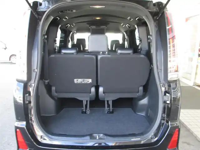 トヨタ ノア Si ダブルバイビーⅡ 千葉県 2020(令2)年 4.6万km ブラック ワンオーナー/純正10型SDナビ、フルセグTV(キャンセラー有)/バックカメラ/純正オーディオ【DVD/CD/BT/SD】/純正12.1型後席フリップダウンモニター/Toyota Safety Sense/モデリスタフロントエアロ/モデリスタ18インチアルミホイール/両側パワースライドドア/バックドアイージークローザー/LEDヘッドライト&LEDフォグランプ/クルーズコントロール/クリアランスソナー/LDA(レーンディパーチャーアラート)/ハーフレザーシート/社外前後ドライブレコーダー/社外ツィーター/ビルトインETC2.0/スペアキー/取扱説明書/ナビ取扱説明書/新車時保証書/整備記録簿(R3/R4/R5)