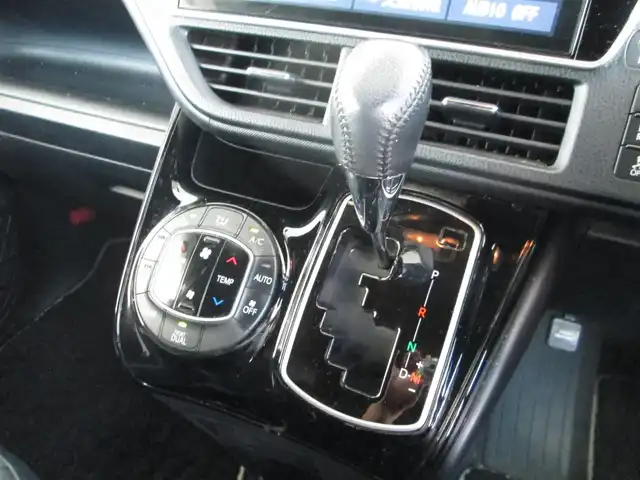 トヨタ ノア Si ダブルバイビーⅡ 千葉県 2020(令2)年 4.6万km ブラック ワンオーナー/純正10型SDナビ、フルセグTV(キャンセラー有)/バックカメラ/純正オーディオ【DVD/CD/BT/SD】/純正12.1型後席フリップダウンモニター/Toyota Safety Sense/モデリスタフロントエアロ/モデリスタ18インチアルミホイール/両側パワースライドドア/バックドアイージークローザー/LEDヘッドライト&LEDフォグランプ/クルーズコントロール/クリアランスソナー/LDA(レーンディパーチャーアラート)/ハーフレザーシート/社外前後ドライブレコーダー/社外ツィーター/ビルトインETC2.0/スペアキー/取扱説明書/ナビ取扱説明書/新車時保証書/整備記録簿(R3/R4/R5)