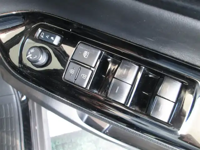 トヨタ ノア Si ダブルバイビーⅡ 千葉県 2020(令2)年 4.6万km ブラック ワンオーナー/純正10型SDナビ、フルセグTV(キャンセラー有)/バックカメラ/純正オーディオ【DVD/CD/BT/SD】/純正12.1型後席フリップダウンモニター/Toyota Safety Sense/モデリスタフロントエアロ/モデリスタ18インチアルミホイール/両側パワースライドドア/バックドアイージークローザー/LEDヘッドライト&LEDフォグランプ/クルーズコントロール/クリアランスソナー/LDA(レーンディパーチャーアラート)/ハーフレザーシート/社外前後ドライブレコーダー/社外ツィーター/ビルトインETC2.0/スペアキー/取扱説明書/ナビ取扱説明書/新車時保証書/整備記録簿(R3/R4/R5)