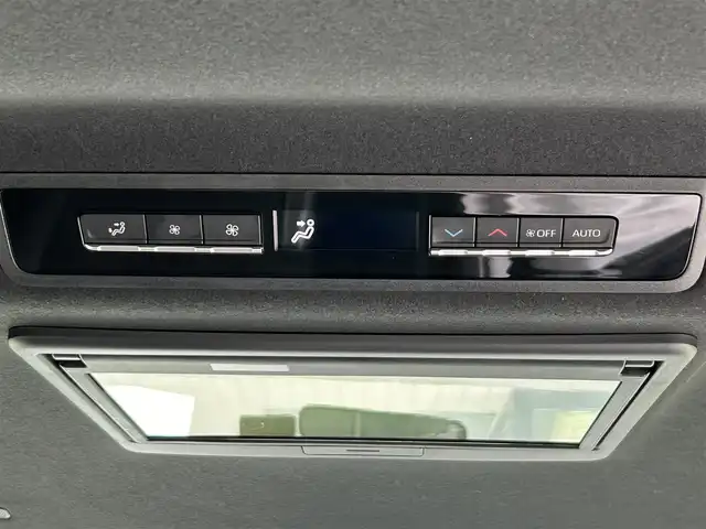 トヨタ ノア S－Z 奈良県 2022(令4)年 4万km ホワイトパールクリスタルシャイン 純正ディスプレイオーディオ　/フルセグ　/ＤＶＤ　/Ｂｌｕｅｔｏｏｔｈ　/バックカメラ　/ＥＴＣ２．０　/前後ドライブレコーダー　/追従型クルーズコントロール　/両側パワースライドドア　/フリップダウンモニター/純正フロアマット/ハーフレザーシート/前席シートヒーター/純正アルミホイール/オートLEDライト/オートハイビーム/衝突被害軽減ブレーキ/車線逸脱警報/横滑り防止装置/W+サイド+カーテンエアバッグ/スペアキー1本/保証書/取扱説明書