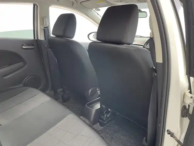 マツダ デミオ 13－スカイアクティブ 愛知県 2013(平25)年 3.7万km クリスタルホワイトパールマイカ ／禁煙車/／Clarion製ＨＤＤナビ(MAX670)/／ＣＤ　ＤＶＤ　ＨＤＤ　地デジ/／バックカメラ/／ETC/／リモコンキー/／純正フロアマット/／純正ドアバイザー/／電動格納ウインカーミラー/／アイドリングストップ/／取扱説明書/／ステアリングボタン