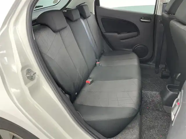 マツダ デミオ 13－スカイアクティブ 愛知県 2013(平25)年 3.7万km クリスタルホワイトパールマイカ ／禁煙車/／Clarion製ＨＤＤナビ(MAX670)/／ＣＤ　ＤＶＤ　ＨＤＤ　地デジ/／バックカメラ/／ETC/／リモコンキー/／純正フロアマット/／純正ドアバイザー/／電動格納ウインカーミラー/／アイドリングストップ/／取扱説明書/／ステアリングボタン