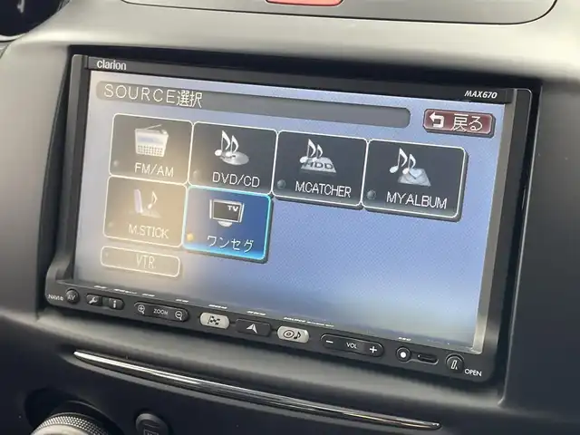 マツダ デミオ 13－スカイアクティブ 愛知県 2013(平25)年 3.7万km クリスタルホワイトパールマイカ ／禁煙車/／Clarion製ＨＤＤナビ(MAX670)/／ＣＤ　ＤＶＤ　ＨＤＤ　地デジ/／バックカメラ/／ETC/／リモコンキー/／純正フロアマット/／純正ドアバイザー/／電動格納ウインカーミラー/／アイドリングストップ/／取扱説明書/／ステアリングボタン