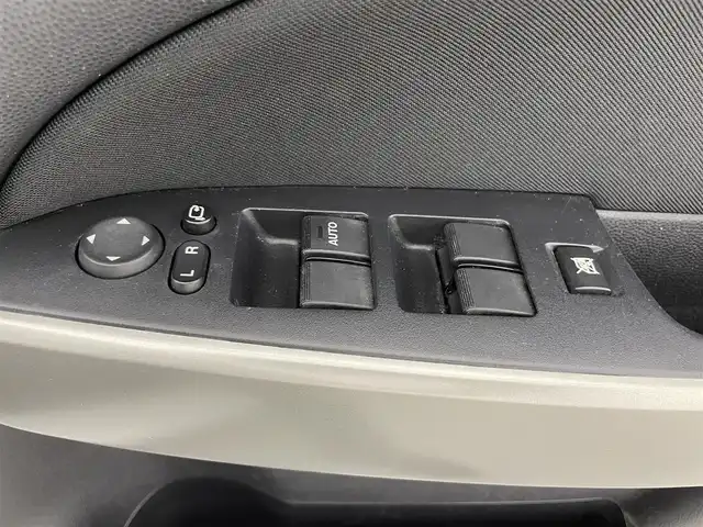 マツダ デミオ 13－スカイアクティブ 愛知県 2013(平25)年 3.7万km クリスタルホワイトパールマイカ ／禁煙車/／Clarion製ＨＤＤナビ(MAX670)/／ＣＤ　ＤＶＤ　ＨＤＤ　地デジ/／バックカメラ/／ETC/／リモコンキー/／純正フロアマット/／純正ドアバイザー/／電動格納ウインカーミラー/／アイドリングストップ/／取扱説明書/／ステアリングボタン