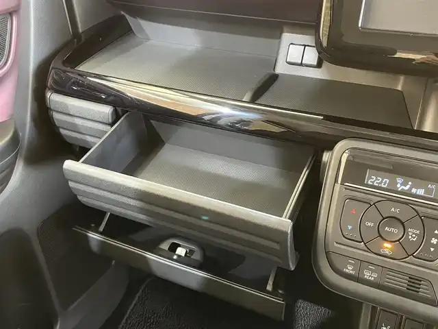 スズキ スペーシア カスタム HYBRID XS 岩手県 2024(令6)年 0.1万km ピュアホワイトパール/ブラック2トーン ４WD/オプション ブラック2トーンルーフ/スリムサーキュレーター/ロールサンシェード/前席シートヒーター/ステアリングヒーター/マルチユースフラップ/両側パワースライドドア/スズキセーフティサポート/デュアルセンサーブレーキサポートII/車線逸脱抑制機能/アダプティブクルーズコントロール/車線維持支援機能/誤発進抑制機能/標識認識機能/先行車発信お知らせ機能/リヤパーキングセンサー/ハイビームアシスト/横滑り防止装置/アイドリングストップ/LEDヘッドライト/純正１５インチアルミホイール