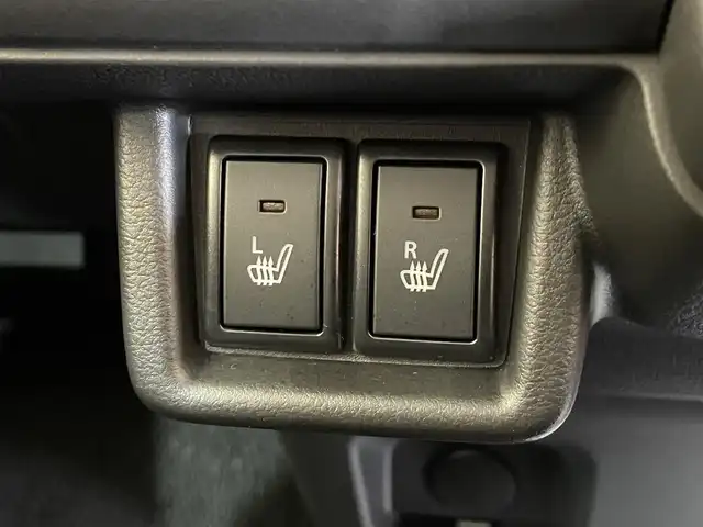 スズキ スペーシア カスタム HYBRID XS 岩手県 2024(令6)年 0.1万km ピュアホワイトパール/ブラック2トーン ４WD/オプション ブラック2トーンルーフ/スリムサーキュレーター/ロールサンシェード/前席シートヒーター/ステアリングヒーター/マルチユースフラップ/両側パワースライドドア/スズキセーフティサポート/デュアルセンサーブレーキサポートII/車線逸脱抑制機能/アダプティブクルーズコントロール/車線維持支援機能/誤発進抑制機能/標識認識機能/先行車発信お知らせ機能/リヤパーキングセンサー/ハイビームアシスト/横滑り防止装置/アイドリングストップ/LEDヘッドライト/純正１５インチアルミホイール