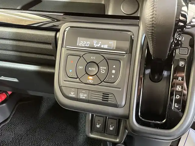 スズキ スペーシア カスタム HYBRID XS 岩手県 2024(令6)年 0.1万km ピュアホワイトパール/ブラック2トーン ４WD/オプション ブラック2トーンルーフ/スリムサーキュレーター/ロールサンシェード/前席シートヒーター/ステアリングヒーター/マルチユースフラップ/両側パワースライドドア/スズキセーフティサポート/デュアルセンサーブレーキサポートII/車線逸脱抑制機能/アダプティブクルーズコントロール/車線維持支援機能/誤発進抑制機能/標識認識機能/先行車発信お知らせ機能/リヤパーキングセンサー/ハイビームアシスト/横滑り防止装置/アイドリングストップ/LEDヘッドライト/純正１５インチアルミホイール