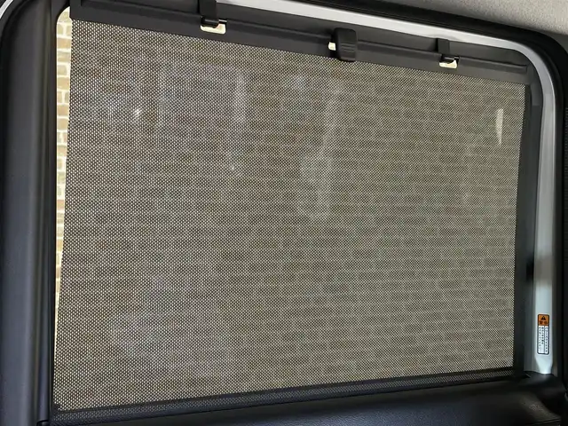 スズキ スペーシア カスタム HYBRID XS 岩手県 2024(令6)年 0.1万km ピュアホワイトパール/ブラック2トーン ４WD/オプション ブラック2トーンルーフ/スリムサーキュレーター/ロールサンシェード/前席シートヒーター/ステアリングヒーター/マルチユースフラップ/両側パワースライドドア/スズキセーフティサポート/デュアルセンサーブレーキサポートII/車線逸脱抑制機能/アダプティブクルーズコントロール/車線維持支援機能/誤発進抑制機能/標識認識機能/先行車発信お知らせ機能/リヤパーキングセンサー/ハイビームアシスト/横滑り防止装置/アイドリングストップ/LEDヘッドライト/純正１５インチアルミホイール