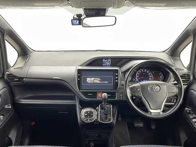 トヨタ ヴォクシー ZS 煌Ⅱ 茨城県 2017(平29)年 6.9万km ブラッキッシュアゲハガラスフレーク 純正１０型ナビ　フルセグＴＶ　バックモニター　衝突軽減ブレーキ　両側電動スライドドア　ＬＥＤライト　ＬＥＤフォグランプ　ＥＴＣ　ドライブレコーダー　スマートキー　横滑り防止装置　純正アルミホイール