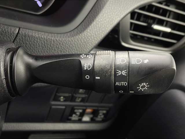 トヨタ ヴォクシー ZS 煌Ⅱ 茨城県 2017(平29)年 6.9万km ブラッキッシュアゲハガラスフレーク 純正１０型ナビ　フルセグＴＶ　バックモニター　衝突軽減ブレーキ　両側電動スライドドア　ＬＥＤライト　ＬＥＤフォグランプ　ＥＴＣ　ドライブレコーダー　スマートキー　横滑り防止装置　純正アルミホイール