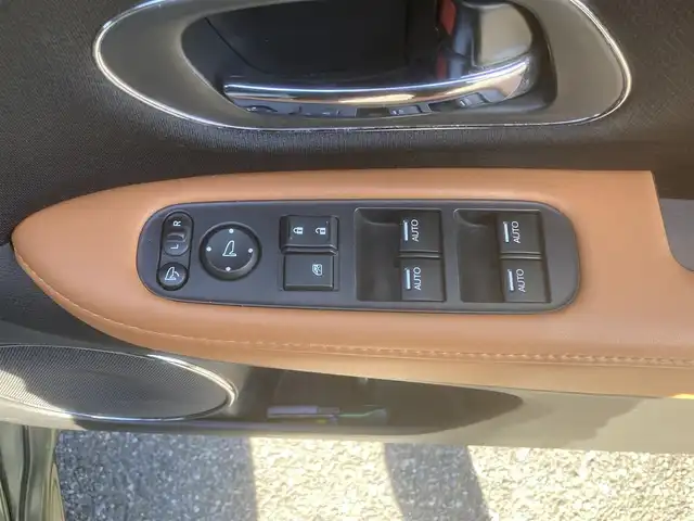 ホンダ ヴェゼル ハイブリッド Z 埼玉県 2015(平27)年 12.1万km ミスティックグリーンパール (株)IDOMが運営する【じしゃロン鳩ヶ谷店】の自社ローン専用車両になりますこちらは現金またはオートローンご利用時の価格です。自社ローンご希望の方は別途その旨お申付け下さい/登録時120615km/純正メモリナビ/フルセグTV/バックカメラ/クルーズコントロール/電子制御パーキングブレーキ/ブレーキホールドスイッチ/横滑り防止装置/衝突被害軽減システム/MTモード付AT/パドルシフト/プッシュスタート/スマートキー/ECON/ビルトインETC/USBポート/ハーフレザーシート/前席シートヒーター/革巻きステアリング/ステアリングリモコン/ダブル/サイド/カーテンエアバッグ/オートライト/純正LEDヘッドライト/純正17インチAW/ドアバイザー/フロントフォグランプ/ルーフレール/電動格納機能付きウインカーミラー