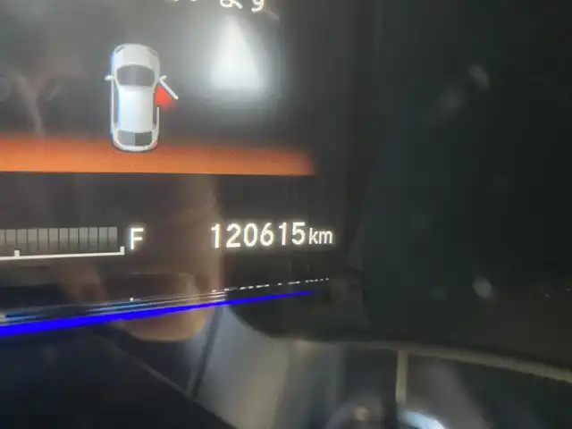 ホンダ ヴェゼル ハイブリッド Z 埼玉県 2015(平27)年 12.1万km ミスティックグリーンパール (株)IDOMが運営する【じしゃロン鳩ヶ谷店】の自社ローン専用車両になりますこちらは現金またはオートローンご利用時の価格です。自社ローンご希望の方は別途その旨お申付け下さい/登録時120615km/純正メモリナビ/フルセグTV/バックカメラ/クルーズコントロール/電子制御パーキングブレーキ/ブレーキホールドスイッチ/横滑り防止装置/衝突被害軽減システム/MTモード付AT/パドルシフト/プッシュスタート/スマートキー/ECON/ビルトインETC/USBポート/ハーフレザーシート/前席シートヒーター/革巻きステアリング/ステアリングリモコン/ダブル/サイド/カーテンエアバッグ/オートライト/純正LEDヘッドライト/純正17インチAW/ドアバイザー/フロントフォグランプ/ルーフレール/電動格納機能付きウインカーミラー