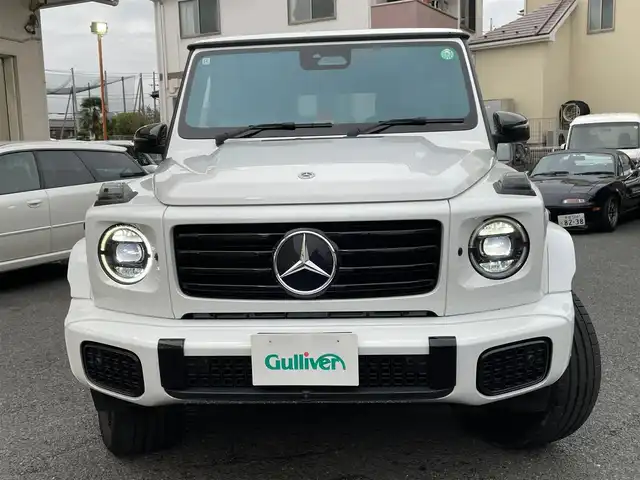 メルセデス・ベンツ ゲレンデヴァーゲン Ｇ５８０ ウィズ EQ テクノロジー ED1 神奈川県 2024(令6)年 1.2万km パール ワンオーナー/ラグジュアリーパッケージ/サンルーフ/ブルメスターサウンド/AMGライン/アダプティブダンピング/グレー/黒革シート/カーボンインテリアパネル/レーダーセーフティパッケージ/レーダークルーズコントロール/衝突軽減ブレーキ/LKA/BSM/AMG20インチAW/LEDヘッドライト/コーナーセンサー/純正メモリーナビ・地デジTV/純正USB/BT再生/360°カメラ/ETC2.0/ワイヤレス充電/前席パワーシート/全席シートヒーター/前席シートヒーター/ドリンクホルダー(保冷・保温機能)/パドルシフト/プッシュスタート/スマートキー×2/R7年ディーラー整備記録/保証書・取説あり