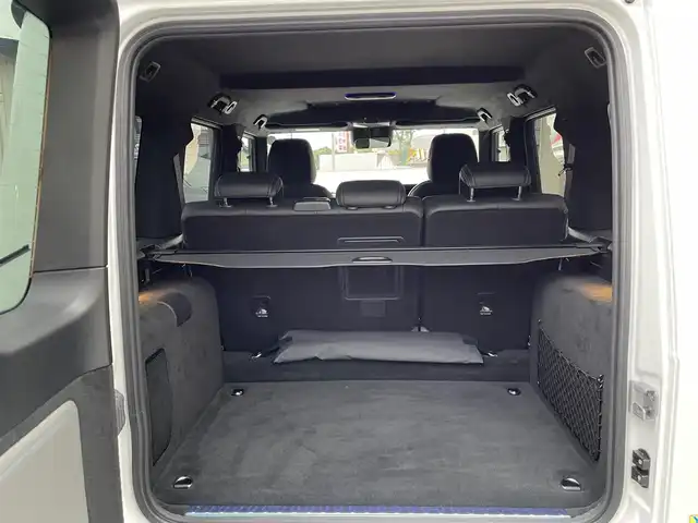 メルセデス・ベンツ ゲレンデヴァーゲン Ｇ５８０ ウィズ EQ テクノロジー ED1 神奈川県 2024(令6)年 1.2万km パール ワンオーナー/ラグジュアリーパッケージ/サンルーフ/ブルメスターサウンド/AMGライン/アダプティブダンピング/グレー/黒革シート/カーボンインテリアパネル/レーダーセーフティパッケージ/レーダークルーズコントロール/衝突軽減ブレーキ/LKA/BSM/AMG20インチAW/LEDヘッドライト/コーナーセンサー/純正メモリーナビ・地デジTV/純正USB/BT再生/360°カメラ/ETC2.0/ワイヤレス充電/前席パワーシート/全席シートヒーター/前席シートヒーター/ドリンクホルダー(保冷・保温機能)/パドルシフト/プッシュスタート/スマートキー×2/R7年ディーラー整備記録/保証書・取説あり