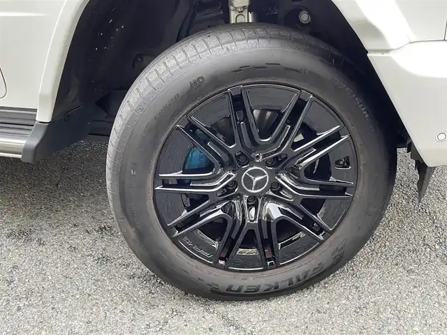 メルセデス・ベンツ ゲレンデヴァーゲン Ｇ５８０ ウィズ EQ テクノロジー ED1 神奈川県 2024(令6)年 1.2万km パール ワンオーナー/ラグジュアリーパッケージ/サンルーフ/ブルメスターサウンド/AMGライン/アダプティブダンピング/グレー/黒革シート/カーボンインテリアパネル/レーダーセーフティパッケージ/レーダークルーズコントロール/衝突軽減ブレーキ/LKA/BSM/AMG20インチAW/LEDヘッドライト/コーナーセンサー/純正メモリーナビ・地デジTV/純正USB/BT再生/360°カメラ/ETC2.0/ワイヤレス充電/前席パワーシート/全席シートヒーター/前席シートヒーター/ドリンクホルダー(保冷・保温機能)/パドルシフト/プッシュスタート/スマートキー×2/R7年ディーラー整備記録/保証書・取説あり