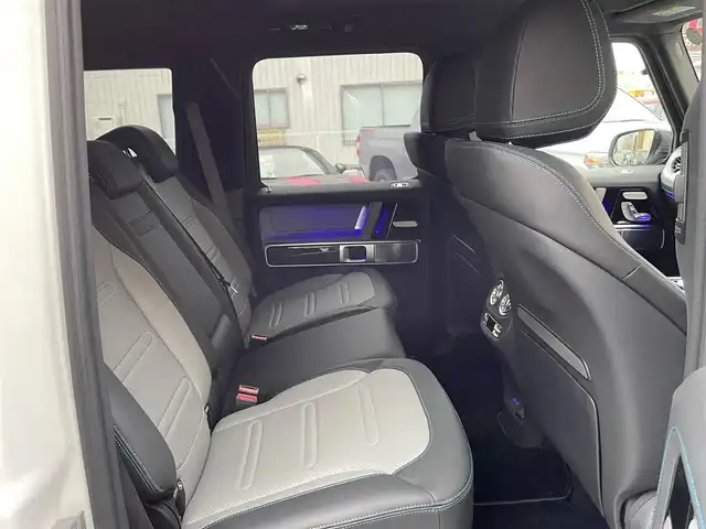 メルセデス・ベンツ ゲレンデヴァーゲン Ｇ５８０ ウィズ EQ テクノロジー ED1 神奈川県 2024(令6)年 1.2万km パール ワンオーナー/ラグジュアリーパッケージ/サンルーフ/ブルメスターサウンド/AMGライン/アダプティブダンピング/グレー/黒革シート/カーボンインテリアパネル/レーダーセーフティパッケージ/レーダークルーズコントロール/衝突軽減ブレーキ/LKA/BSM/AMG20インチAW/LEDヘッドライト/コーナーセンサー/純正メモリーナビ・地デジTV/純正USB/BT再生/360°カメラ/ETC2.0/ワイヤレス充電/前席パワーシート/全席シートヒーター/前席シートヒーター/ドリンクホルダー(保冷・保温機能)/パドルシフト/プッシュスタート/スマートキー×2/R7年ディーラー整備記録/保証書・取説あり