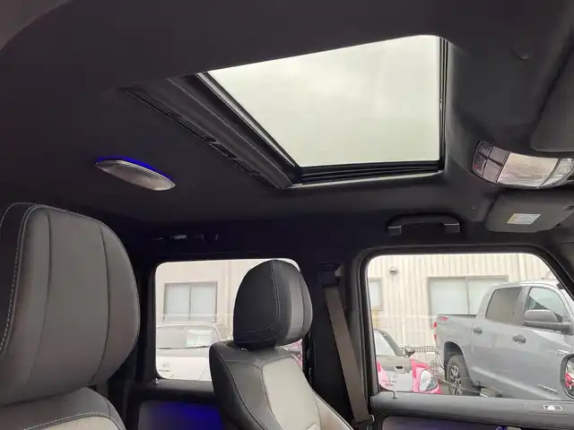 メルセデス・ベンツ ゲレンデヴァーゲン Ｇ５８０ ウィズ EQ テクノロジー ED1 神奈川県 2024(令6)年 1.2万km パール ワンオーナー/ラグジュアリーパッケージ/サンルーフ/ブルメスターサウンド/AMGライン/アダプティブダンピング/グレー/黒革シート/カーボンインテリアパネル/レーダーセーフティパッケージ/レーダークルーズコントロール/衝突軽減ブレーキ/LKA/BSM/AMG20インチAW/LEDヘッドライト/コーナーセンサー/純正メモリーナビ・地デジTV/純正USB/BT再生/360°カメラ/ETC2.0/ワイヤレス充電/前席パワーシート/全席シートヒーター/前席シートヒーター/ドリンクホルダー(保冷・保温機能)/パドルシフト/プッシュスタート/スマートキー×2/R7年ディーラー整備記録/保証書・取説あり