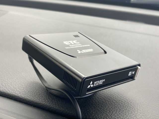 スズキ クロスビー HYBRID MZ 秋田県 2024(令6)年 3.2万km タフカーキパールメタリック/ホワイト2トーン ４WD/純正ナビ(Bluetooth/CD/ワンセグ)/バックカメラ/前席シートヒーター/ETC/レーンキープアシスト/クルーズコントロール/クリアランスソナー/アイドリングストップ/後方コーナーセンサー/衝突被害軽減システム/ダウンヒルアシストコントロール/革巻きステアリング/純正AW/オートライト/LEDヘッドライト/スマートキー