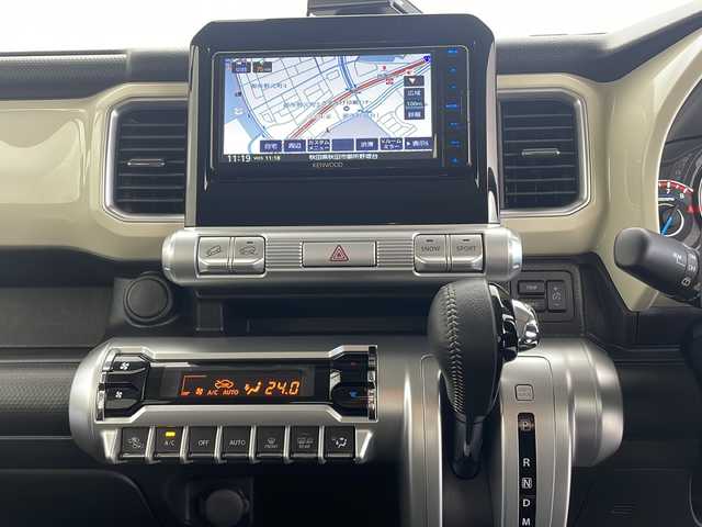 スズキ クロスビー HYBRID MZ 秋田県 2024(令6)年 3.2万km タフカーキパールメタリック/ホワイト2トーン ４WD/純正ナビ(Bluetooth/CD/ワンセグ)/バックカメラ/前席シートヒーター/ETC/レーンキープアシスト/クルーズコントロール/クリアランスソナー/アイドリングストップ/後方コーナーセンサー/衝突被害軽減システム/ダウンヒルアシストコントロール/革巻きステアリング/純正AW/オートライト/LEDヘッドライト/スマートキー