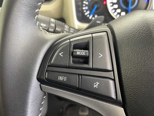 スズキ クロスビー HYBRID MZ 秋田県 2024(令6)年 3.2万km タフカーキパールメタリック/ホワイト2トーン ４WD/純正ナビ(Bluetooth/CD/ワンセグ)/バックカメラ/前席シートヒーター/ETC/レーンキープアシスト/クルーズコントロール/クリアランスソナー/アイドリングストップ/後方コーナーセンサー/衝突被害軽減システム/ダウンヒルアシストコントロール/革巻きステアリング/純正AW/オートライト/LEDヘッドライト/スマートキー