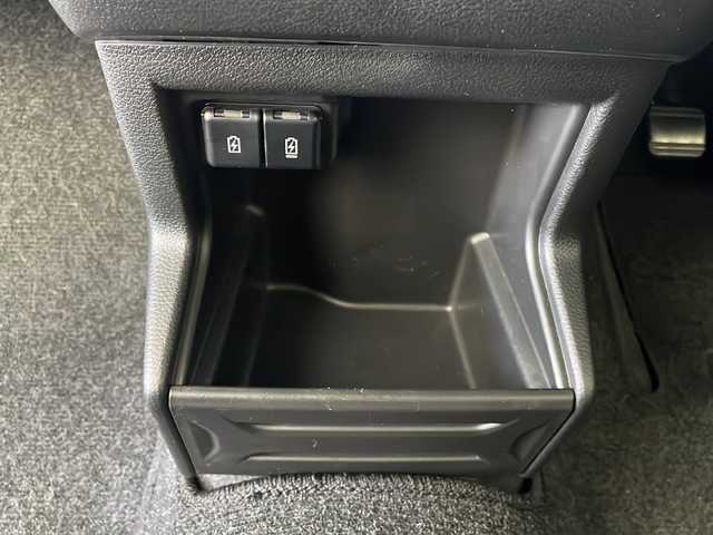 スズキ クロスビー HYBRID MZ 秋田県 2024(令6)年 3.2万km タフカーキパールメタリック/ホワイト2トーン ４WD/純正ナビ(Bluetooth/CD/ワンセグ)/バックカメラ/前席シートヒーター/ETC/レーンキープアシスト/クルーズコントロール/クリアランスソナー/アイドリングストップ/後方コーナーセンサー/衝突被害軽減システム/ダウンヒルアシストコントロール/革巻きステアリング/純正AW/オートライト/LEDヘッドライト/スマートキー