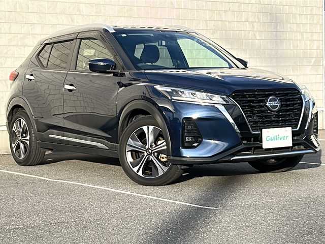 日産 キックス X 茨城県 2021(令3)年 6.4万km ダークブルー 純正メモリナビ/(地デジTV・CD・DVD・BT・ラジオ再生)/レーダークルーズコントロール/レーンアシスト/衝突軽減ブレーキ/コーナーセンサー/ハーフレザーシート/シートヒーター/アラウンドビューモニター/ビルトインETC/オートライト/LEDヘッドライト/純正17inアルミホイール/スマートキー/アイドリングストップ