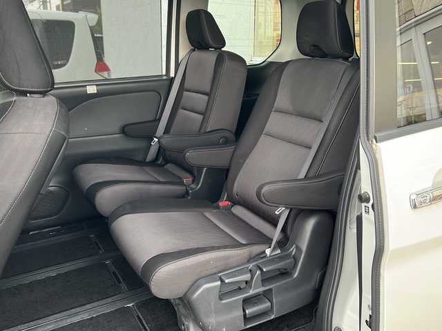 日産 セレナ e－パワー ハイウェイスター V 徳島県 2020(令2)年 8.3万km ブリリアントホワイトパール 10型純正ナビ　/（BT/フルセグ/DISC/ラジオ）/全周囲カメラ/プロパイロット/フリップダウンモニター/ビルトインETC/両側電動スライドドア/オートブレーキホールド/自動パーキングブレーキ/クルーズコントロール/ドライブレコーダー/両側電動スライドドア/純正フロアマット/自動パーキングブレーキ/LEDヘッドライト/純正16インチアルミホイール/パーキングアシスト/ドアバイザー/スペアキー/取扱説明書/新車時保証書