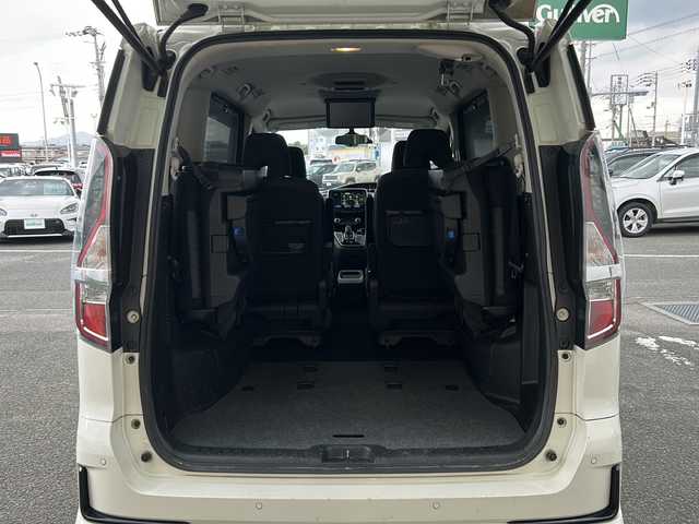 日産 セレナ e－パワー ハイウェイスター V 徳島県 2020(令2)年 8.3万km ブリリアントホワイトパール 10型純正ナビ　/（BT/フルセグ/DISC/ラジオ）/全周囲カメラ/プロパイロット/フリップダウンモニター/ビルトインETC/両側電動スライドドア/オートブレーキホールド/自動パーキングブレーキ/クルーズコントロール/ドライブレコーダー/両側電動スライドドア/純正フロアマット/自動パーキングブレーキ/LEDヘッドライト/純正16インチアルミホイール/パーキングアシスト/ドアバイザー/スペアキー/取扱説明書/新車時保証書