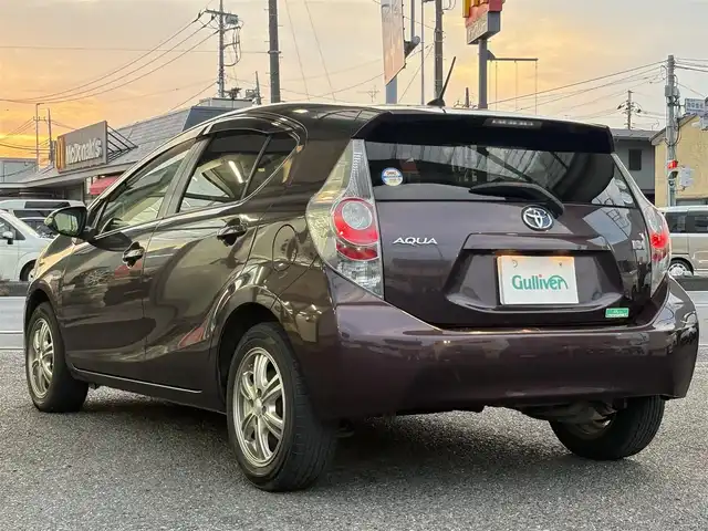 トヨタ アクア G 埼玉県 2014(平26)年 13.6万km ディープアメジストマイカメタリック ・ディーラー点検記録複数年有/・純正ナビTV　DVD　SD　BT　/・バックカメラ　/・ETC　/・ドライブレコーダー　/・社外15インチアルミ　/・オートライト　/・HIDヘットライト　/・スマートキー×２/・プッシュスタート/・保証書/・取説