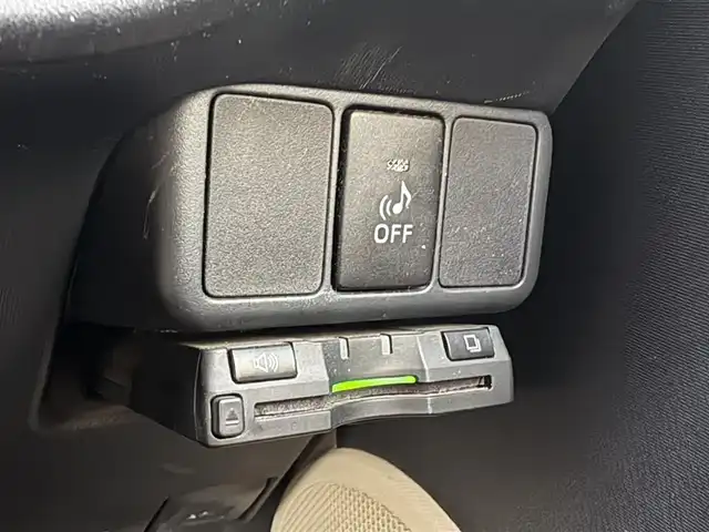 トヨタ アクア G 埼玉県 2014(平26)年 13.6万km ディープアメジストマイカメタリック ・ディーラー点検記録複数年有/・純正ナビTV　DVD　SD　BT　/・バックカメラ　/・ETC　/・ドライブレコーダー　/・社外15インチアルミ　/・オートライト　/・HIDヘットライト　/・スマートキー×２/・プッシュスタート/・保証書/・取説