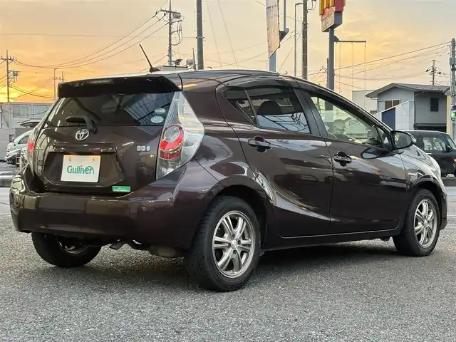 トヨタ アクア G 埼玉県 2014(平26)年 13.6万km ディープアメジストマイカメタリック ・ディーラー点検記録複数年有/・純正ナビTV　DVD　SD　BT　/・バックカメラ　/・ETC　/・ドライブレコーダー　/・社外15インチアルミ　/・オートライト　/・HIDヘットライト　/・スマートキー×２/・プッシュスタート/・保証書/・取説