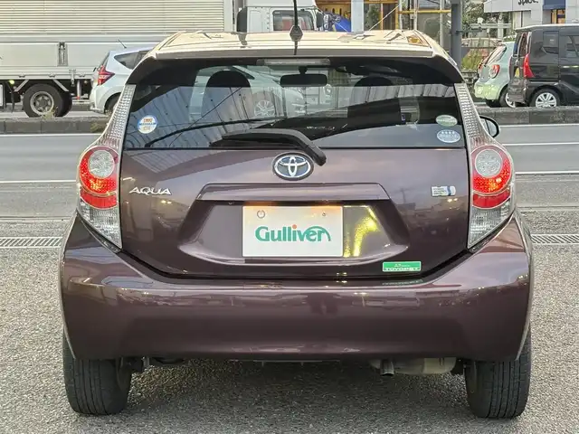 トヨタ アクア G 埼玉県 2014(平26)年 13.6万km ディープアメジストマイカメタリック ・ディーラー点検記録複数年有/・純正ナビTV　DVD　SD　BT　/・バックカメラ　/・ETC　/・ドライブレコーダー　/・社外15インチアルミ　/・オートライト　/・HIDヘットライト　/・スマートキー×２/・プッシュスタート/・保証書/・取説