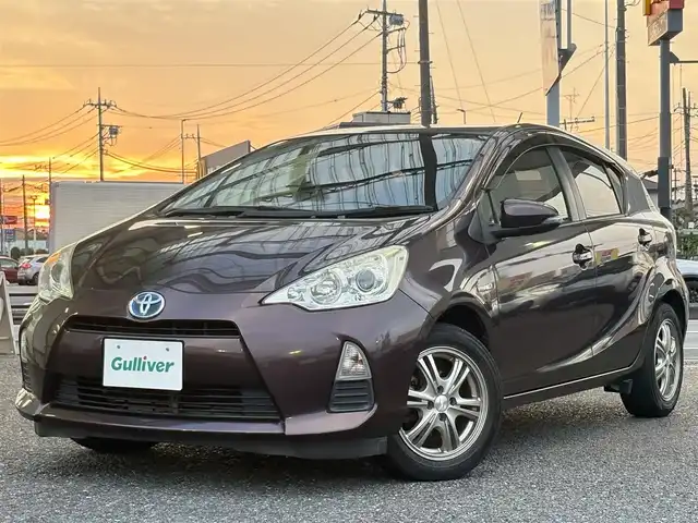 トヨタ アクア G 埼玉県 2014(平26)年 13.6万km ディープアメジストマイカメタリック ・ディーラー点検記録複数年有/・純正ナビTV　DVD　SD　BT　/・バックカメラ　/・ETC　/・ドライブレコーダー　/・社外15インチアルミ　/・オートライト　/・HIDヘットライト　/・スマートキー×２/・プッシュスタート/・保証書/・取説
