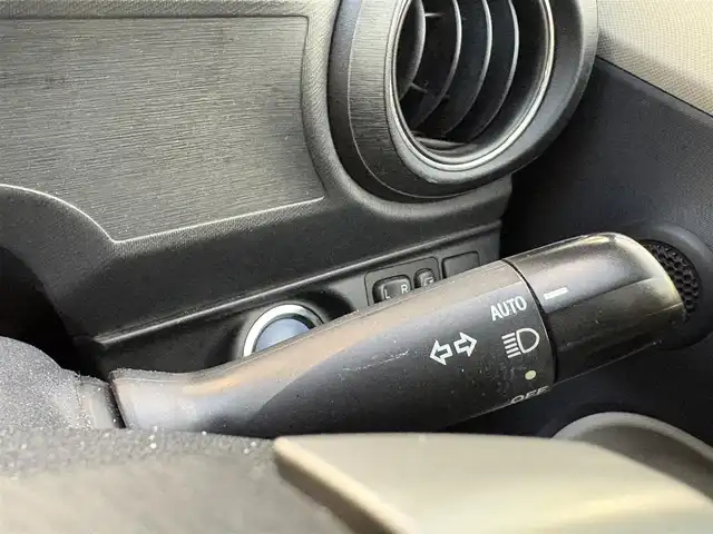 トヨタ アクア G 埼玉県 2014(平26)年 13.6万km ディープアメジストマイカメタリック ・ディーラー点検記録複数年有/・純正ナビTV　DVD　SD　BT　/・バックカメラ　/・ETC　/・ドライブレコーダー　/・社外15インチアルミ　/・オートライト　/・HIDヘットライト　/・スマートキー×２/・プッシュスタート/・保証書/・取説