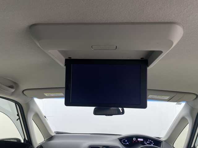 日産 セレナ HWS S HV Vセレ +Sefty 埼玉県 2015(平27)年 7.1万km ブリリアントホワイトパール 純正フリップダウンモニター/純正ナビ　(Bluetooth/HDMI/USB/CD/DVD/AUX/iPod/VTR)/フルセグテレビ/アラウンドビューモニター/両側パワースライドドア/ビルトインETC/クルーズコントロール/衝突被害軽減ブレーキ/車線逸脱警報/クリアランスソナー/プッシュスタート/フロアマット/オートLEDライト/純正16インチアルミホイール