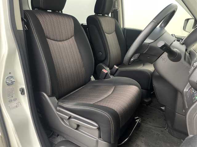 日産 セレナ HWS S HV Vセレ +Sefty 埼玉県 2015(平27)年 7.1万km ブリリアントホワイトパール 純正フリップダウンモニター/純正ナビ　(Bluetooth/HDMI/USB/CD/DVD/AUX/iPod/VTR)/フルセグテレビ/アラウンドビューモニター/両側パワースライドドア/ビルトインETC/クルーズコントロール/衝突被害軽減ブレーキ/車線逸脱警報/クリアランスソナー/プッシュスタート/フロアマット/オートLEDライト/純正16インチアルミホイール