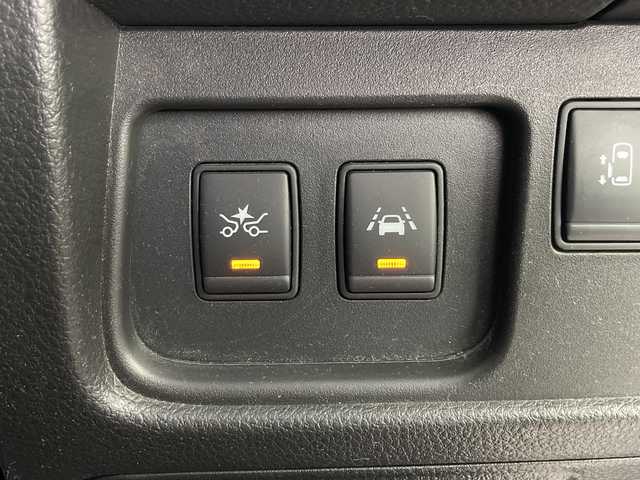 日産 セレナ HWS S HV Vセレ +Sefty 埼玉県 2015(平27)年 7.1万km ブリリアントホワイトパール 純正フリップダウンモニター/純正ナビ　(Bluetooth/HDMI/USB/CD/DVD/AUX/iPod/VTR)/フルセグテレビ/アラウンドビューモニター/両側パワースライドドア/ビルトインETC/クルーズコントロール/衝突被害軽減ブレーキ/車線逸脱警報/クリアランスソナー/プッシュスタート/フロアマット/オートLEDライト/純正16インチアルミホイール