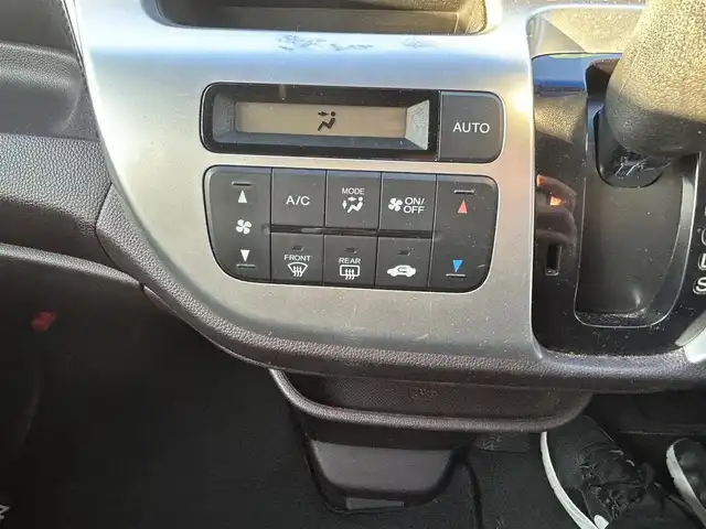 ホンダ Ｎ ＷＧＮ カスタム G ターボパッケージ 愛知県 2013(平25)年 7.1万km スマートブラック 純正8型ナビ【Bluetooth　CD DVD SD USB フルセグ　品番：VXM-VFEi】/バックカメラ/ETC/クルーズコントロール/オートライト/フォグランプ/ECON/ステアリングリモコン/パドルシフト/ハーフレザーシート/ドアバイザー/電動格納ドアミラー/純正アルミホイール/禁煙車