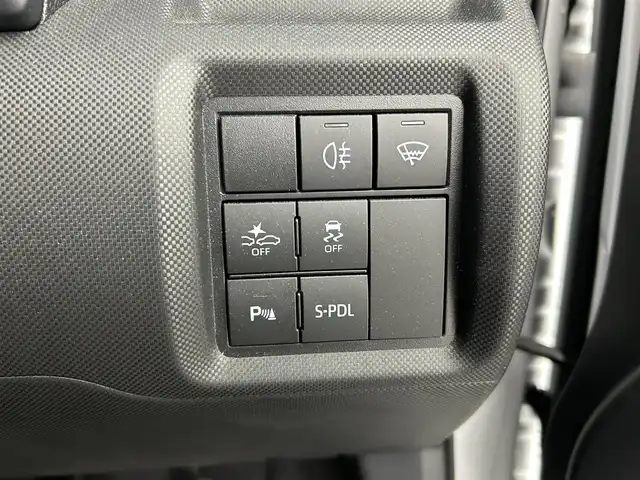 トヨタ ライズ Z 福井県 2022(令4)年 2.8万km シャイニングホワイトパール 純正9インチナビ【NSZT-Y68T】/CD/DVD/フルセグTV/Bluetooth/HDMI/AM/FM/全方位モニター/クルーズコントロール（追従有）/ブラインドスポットモニター/ビルトインETC/シートヒーター/衝突軽減ブレーキ/ワイパーデザイアー/クルーズコントロール（追従有）/革巻きステアリング/ステアリングリモコン/ステアリングチルド機構/オートライト/LEDヘッドライト/プッシュスタート/スマートキー/スペアキー/電動サイドブレーキ/ブレーキホールド機能/サイドバイザー