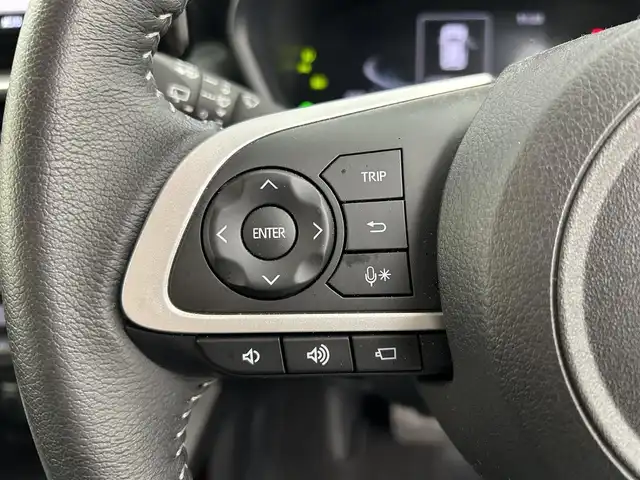 トヨタ ライズ Z 福井県 2022(令4)年 2.8万km シャイニングホワイトパール 純正9インチナビ【NSZT-Y68T】/CD/DVD/フルセグTV/Bluetooth/HDMI/AM/FM/全方位モニター/クルーズコントロール（追従有）/ブラインドスポットモニター/ビルトインETC/シートヒーター/衝突軽減ブレーキ/ワイパーデザイアー/クルーズコントロール（追従有）/革巻きステアリング/ステアリングリモコン/ステアリングチルド機構/オートライト/LEDヘッドライト/プッシュスタート/スマートキー/スペアキー/電動サイドブレーキ/ブレーキホールド機能/サイドバイザー