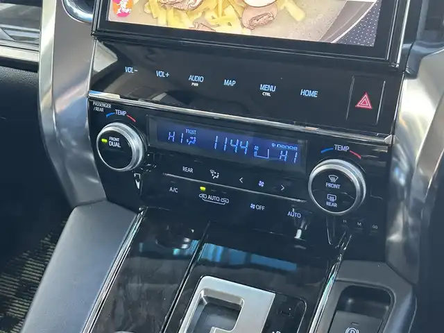 トヨタ ヴェルファイア Z Gエディション 静岡県 2019(平31)年 7.1万km グラファイトM トヨタセーフティーセンス/7人乗り/純正10インチナビ/FM/AM/CD/DVD/Bluetooth/SD/フルセグTV/クルーズコントロール/バックカメラ/ビルトインETC/両側電動スライドドア/LEDヘッドライト/オートライト/オートハイビーム/デジタルインナーミラー/ステアリングヒーター/全席パワーシート/メモリーシート/プッシュスタート/スマートキー/オットマン/純正18AW