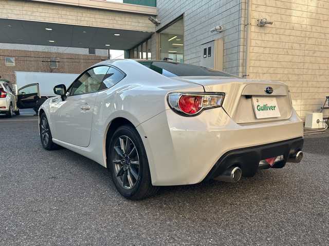スバル ＢＲＺ R 東京都 2013(平25)年 6.6万km サテンホワイトパール 社外ナビ　（CN-S310WD）/　＜フルセグTV/DVD/CD/Bluetooth＞/バックカメラ/ETC/MTモード付AT/キーレス/スペアキー/電動格納ミラー/社外マット/取扱説明書/保証書