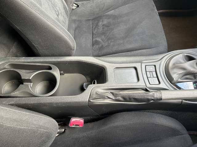 スバル ＢＲＺ R 東京都 2013(平25)年 6.6万km サテンホワイトパール 社外ナビ　（CN-S310WD）/　＜フルセグTV/DVD/CD/Bluetooth＞/バックカメラ/ETC/MTモード付AT/キーレス/スペアキー/電動格納ミラー/社外マット/取扱説明書/保証書